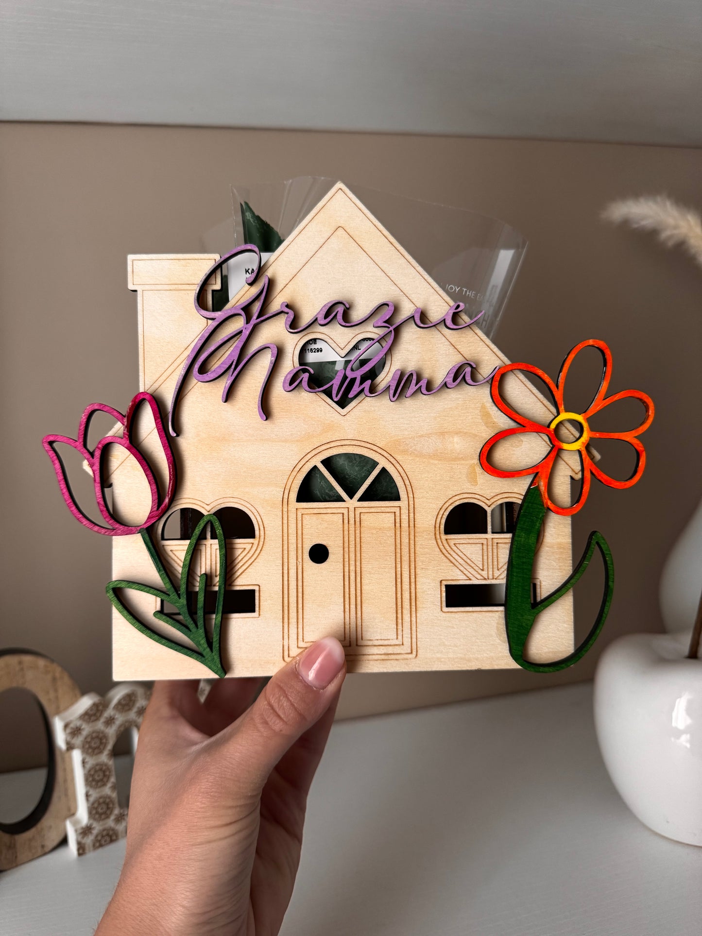 Casetta in legno “Grazie Maestra” con fiori