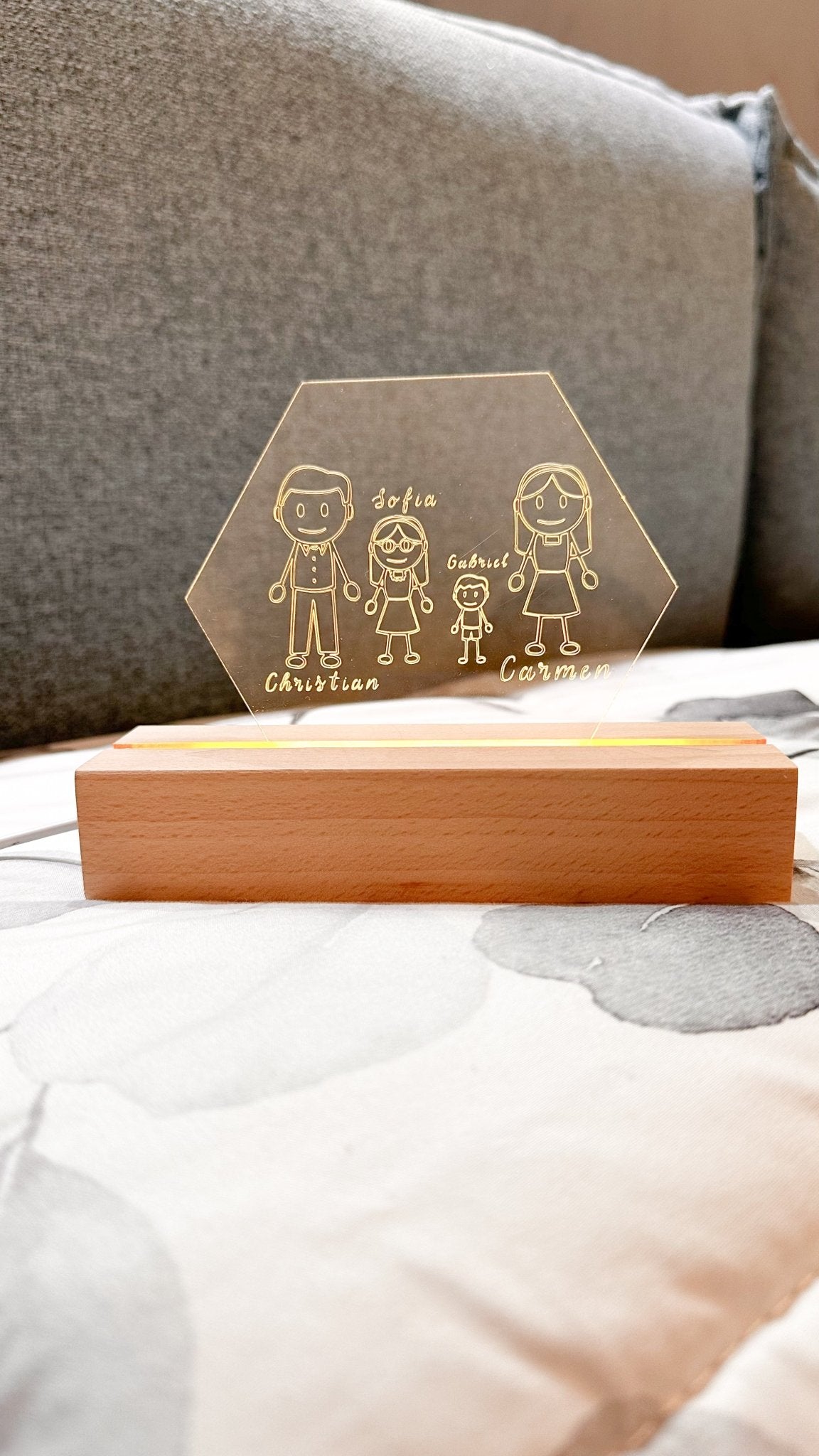 Lampada led Esagonale con base in legno - Ourlife-shop