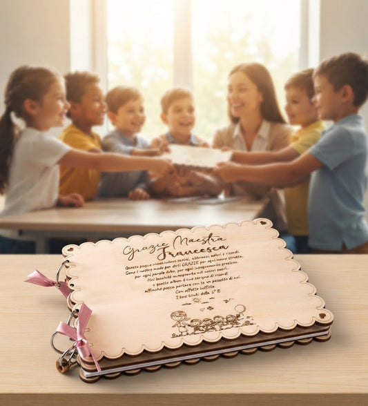 Album in legno personalizzato – Ricordi per la Maestra
