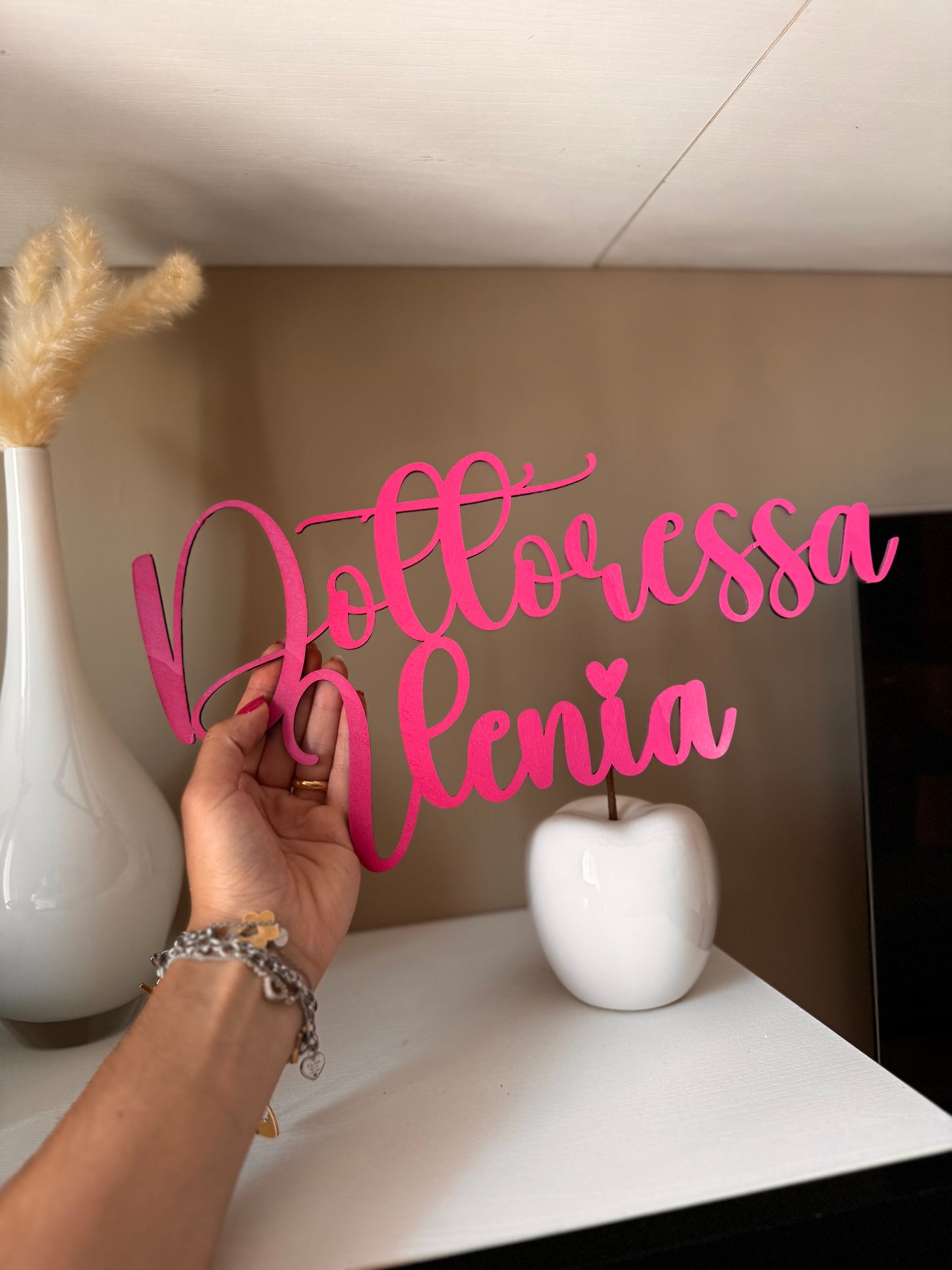 Nome personalizzato in legno colorato – Decorazione su misura