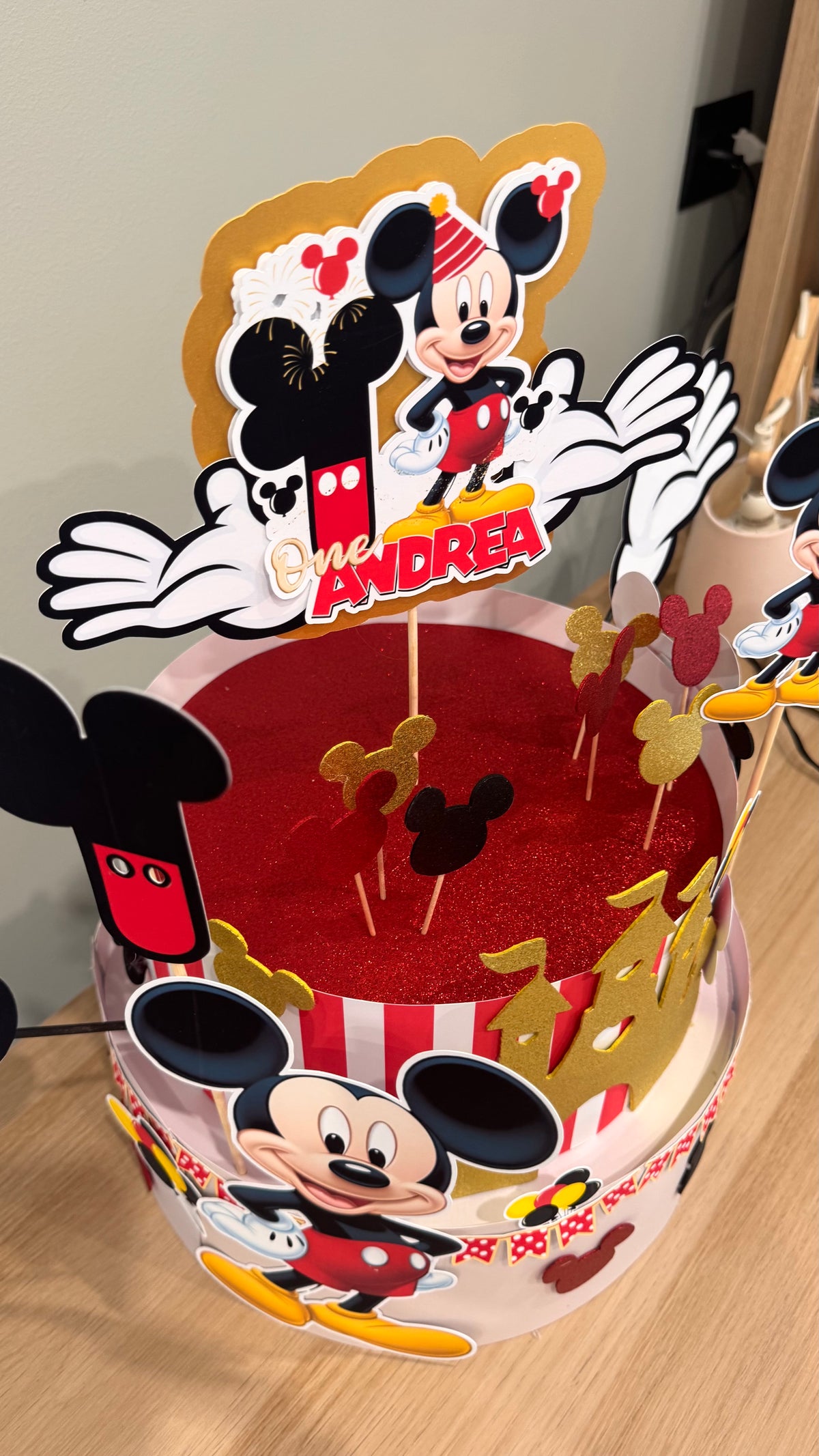 Finta Torta Scenografica "Topolino 1° Compleanno" – Cake Topper a Due Piani Personalizzato