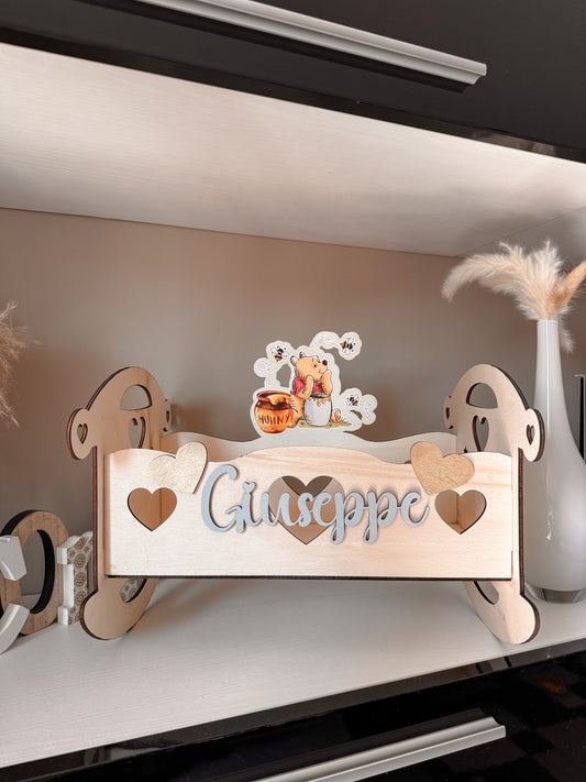Culletta in legno personalizzata Winnie the Pooh – Porta scatoline e accessori bebè