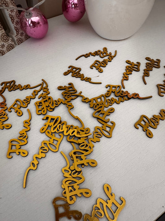 Nomi sagomati in plexiglass oro – personalizzabili