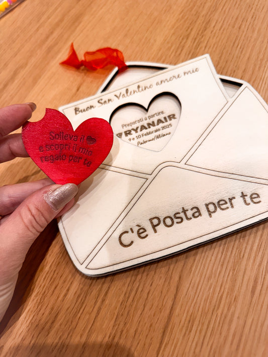 Busta in legno “C’è Posta per Te” – Regalo San Valentino