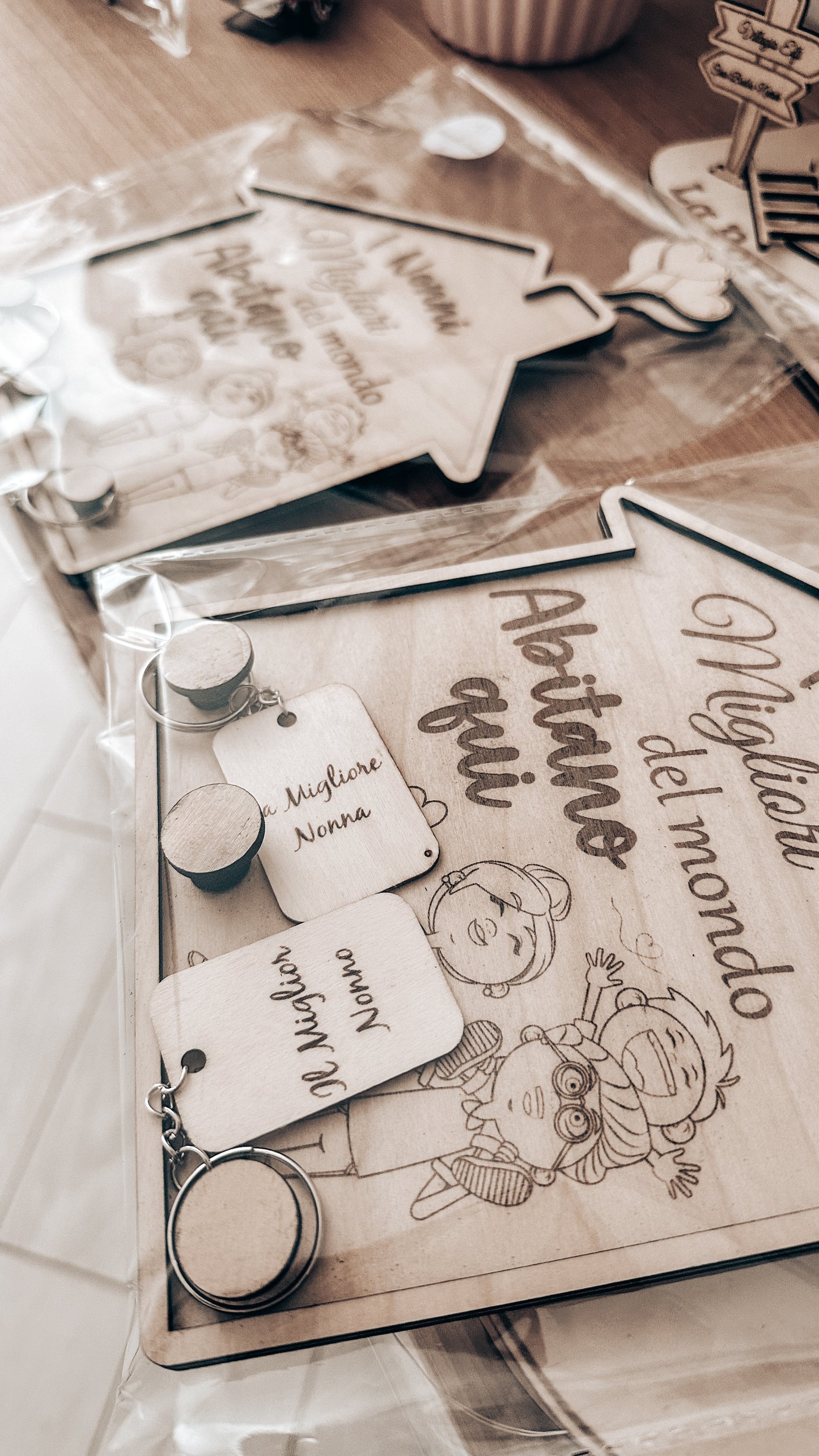 Portachiavi da parete in legno personalizzabile – Idea regalo nonni