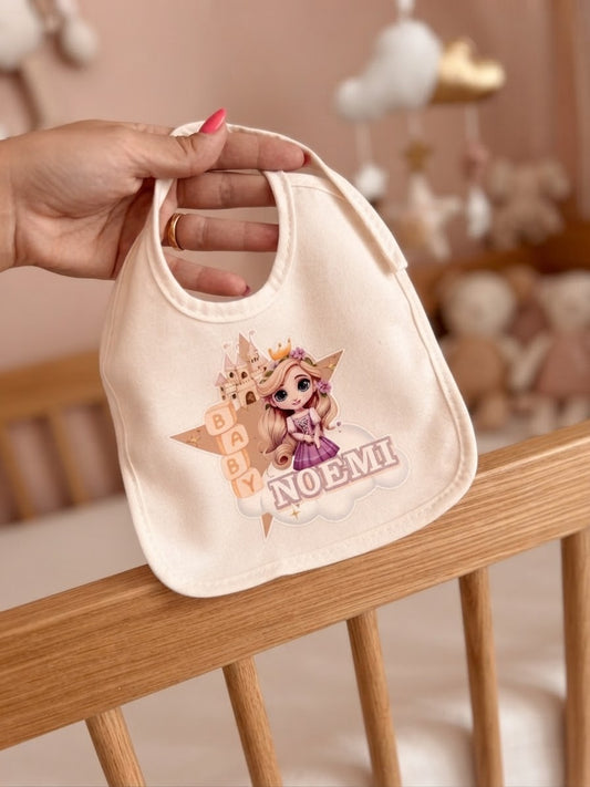 Bavaglino personalizzato bambina – Tema principessa con nome